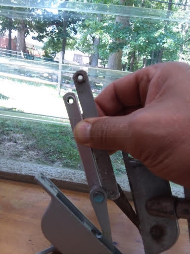 User submitted a photo of a window operator.