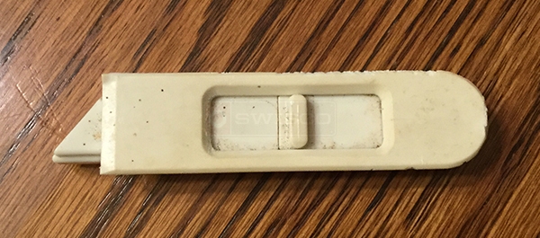 User submitted photos of a tilt latch.