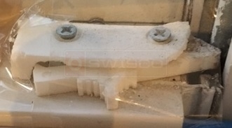 tilt latch