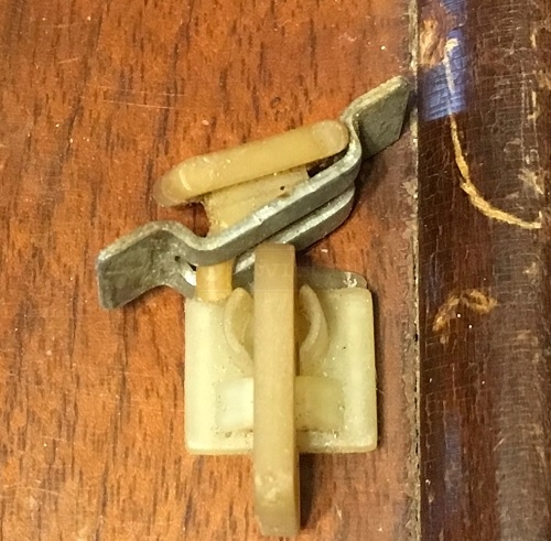 sash clip