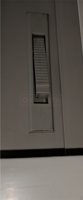 User submitted image of their window hardware.