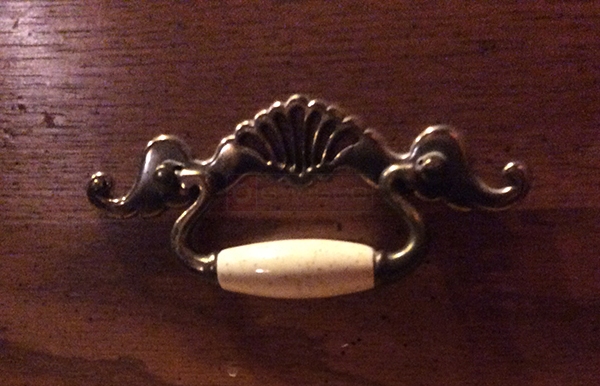 User submitted a photo of a drawer pull.