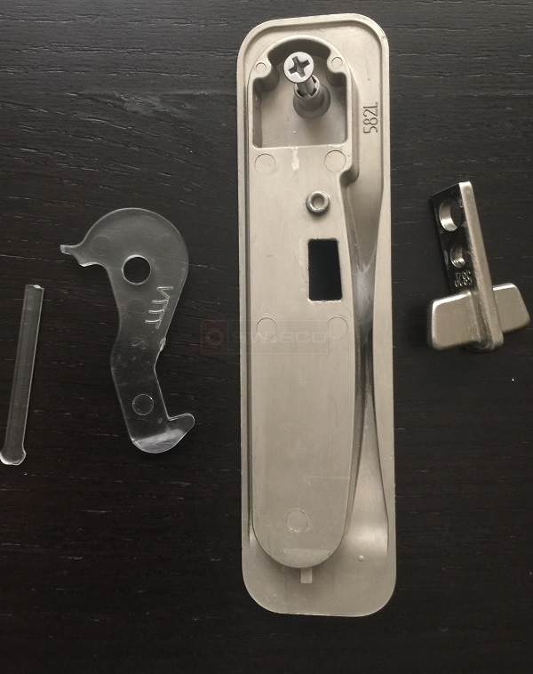 plastic catch