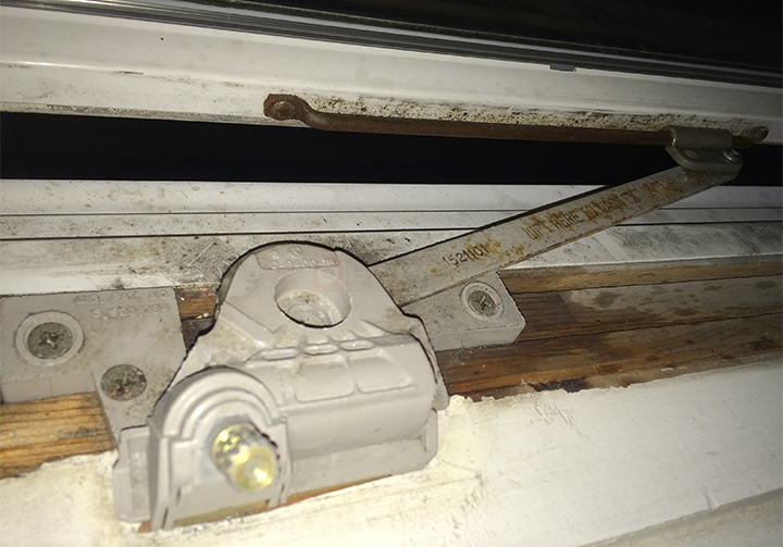 User submitted photos of a window operator.