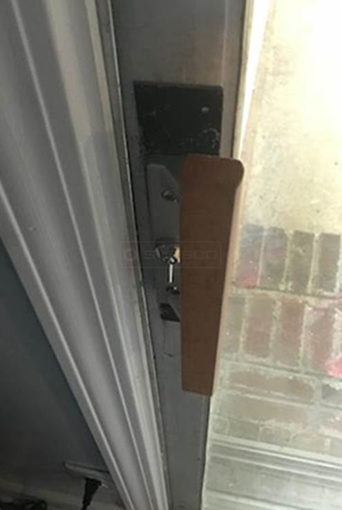 User submitted image of their door hardware.