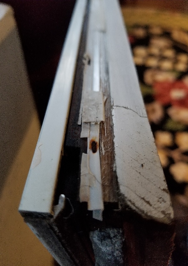 User submitted a photo of window hardware.
