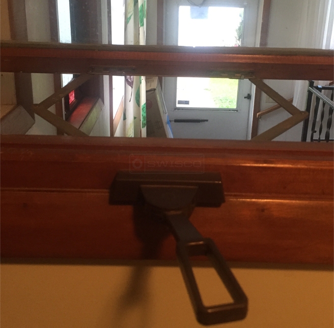 User submitted image of their window hardware.