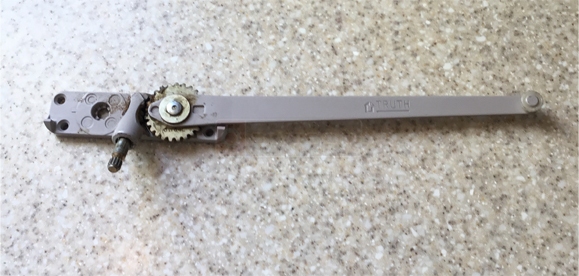 User submitted image of their window hardware.