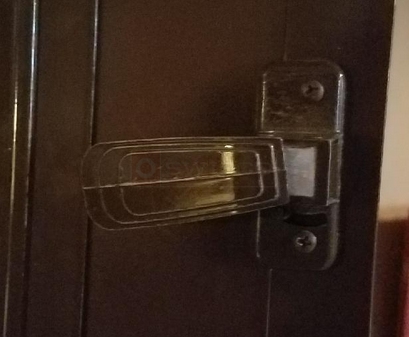 Storm door handle