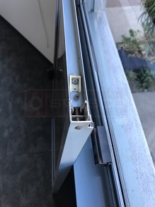 Top sash guide