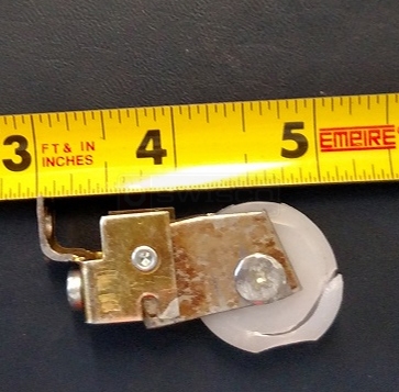 User submitted image of their closet hardware.
