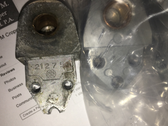 Commercial door pivot