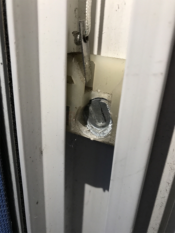 User submitted photos of a pivot shoe.