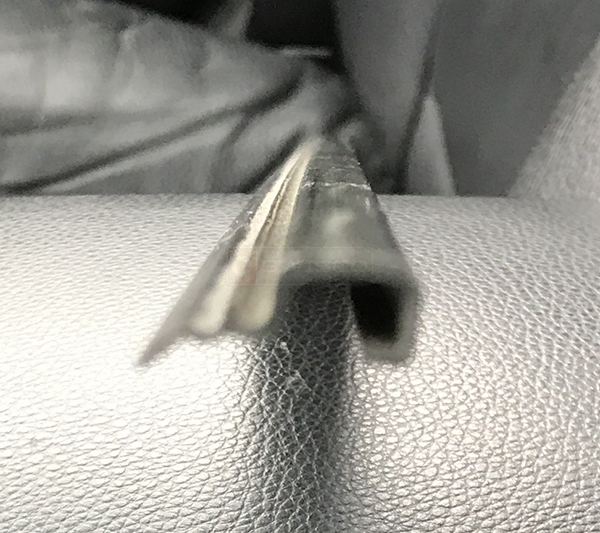 User submitted a photo of a glazing bead.