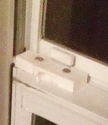 tilt latch