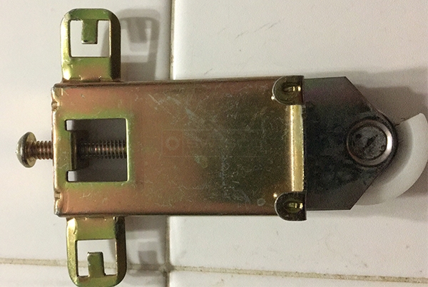 User submitted photos of a closet door roller.