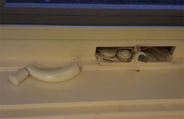 User submitted image of their window hardware.