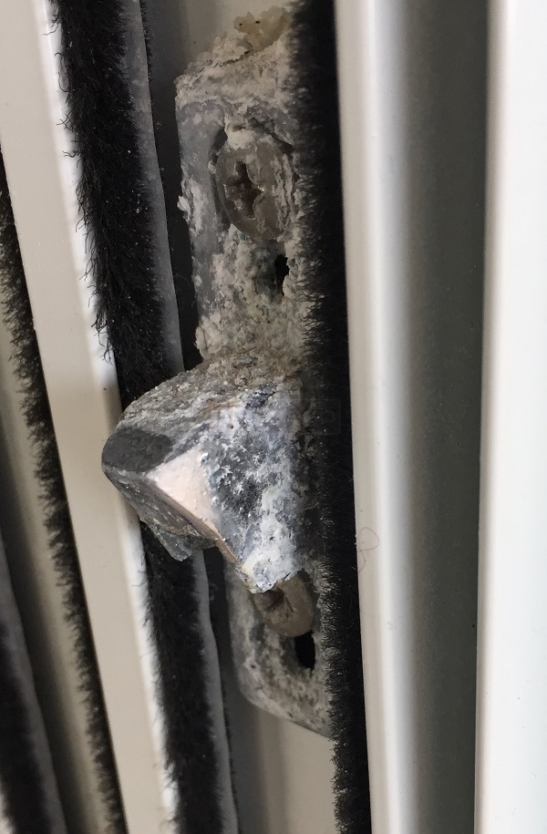 patio door clip