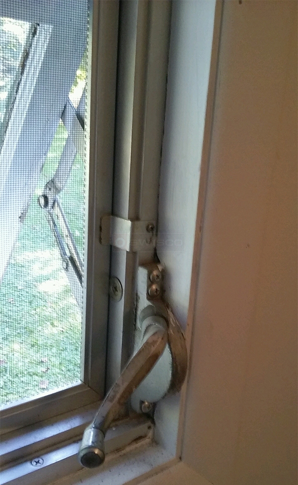 User submitted photos of a window operator.