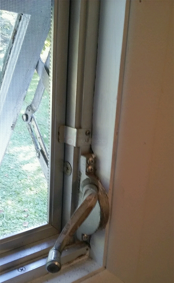 User submitted photos of a window operator.