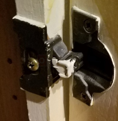 cabinet hinge