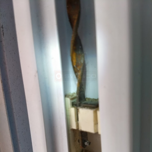 User submitted photos of a pivot shoe.