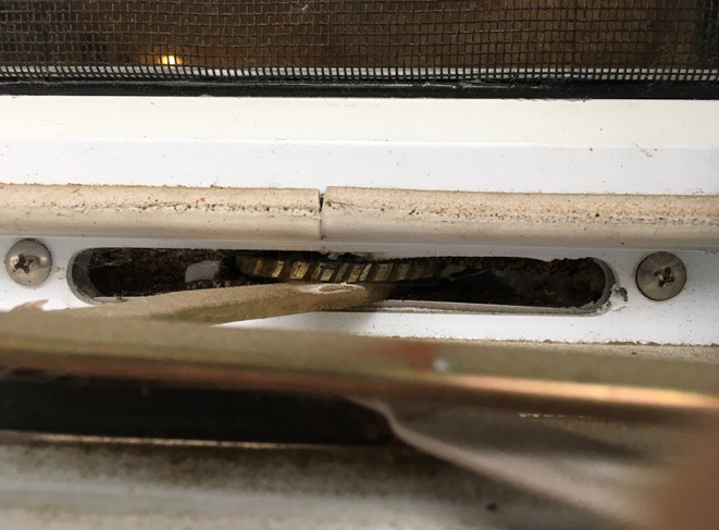 User submitted image of their window hardware.