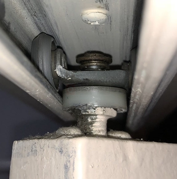 example of how the roller looks assembled with the T part