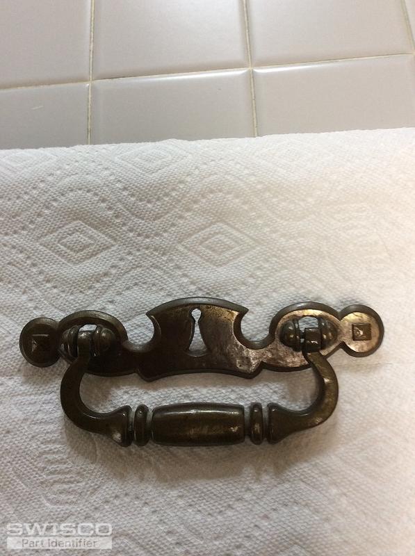 Drawer pull for dresser