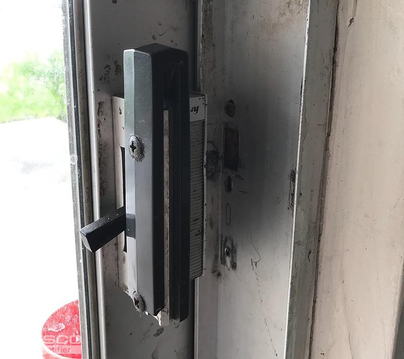 Sliding glass door keeper replacement