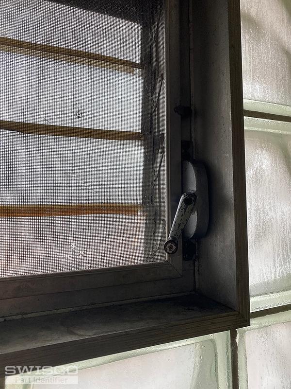 Louvered window crank handle