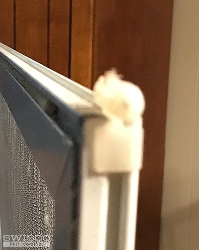 Corner parts for triple track storm / screen windows