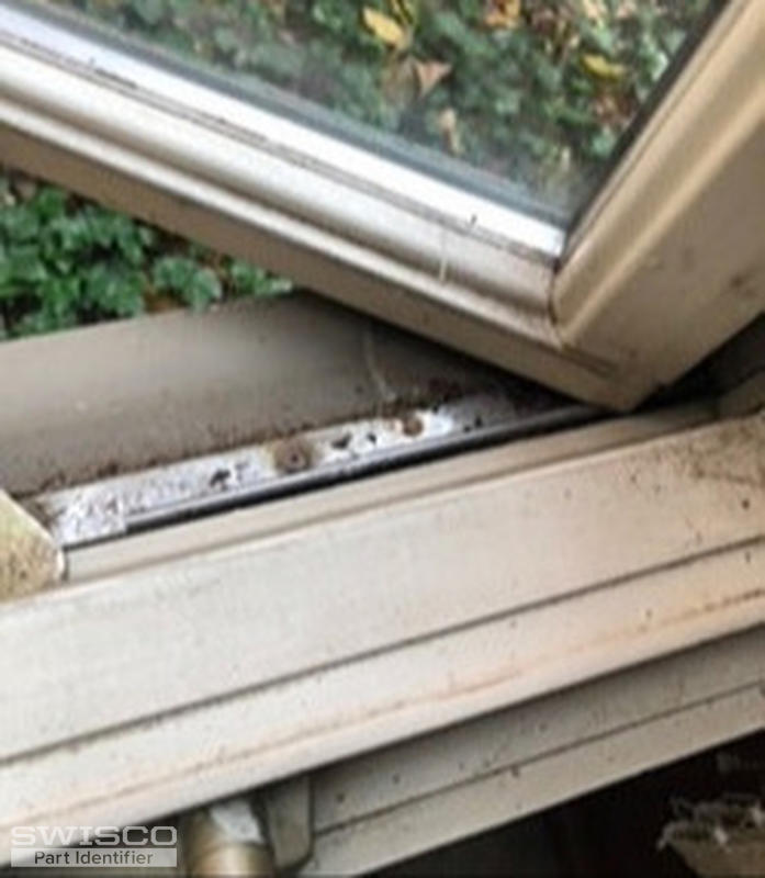 Window wont close flush on pivot side