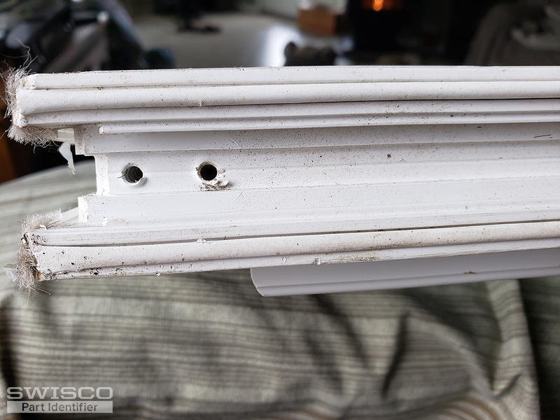 Tilt window sash pivot bar