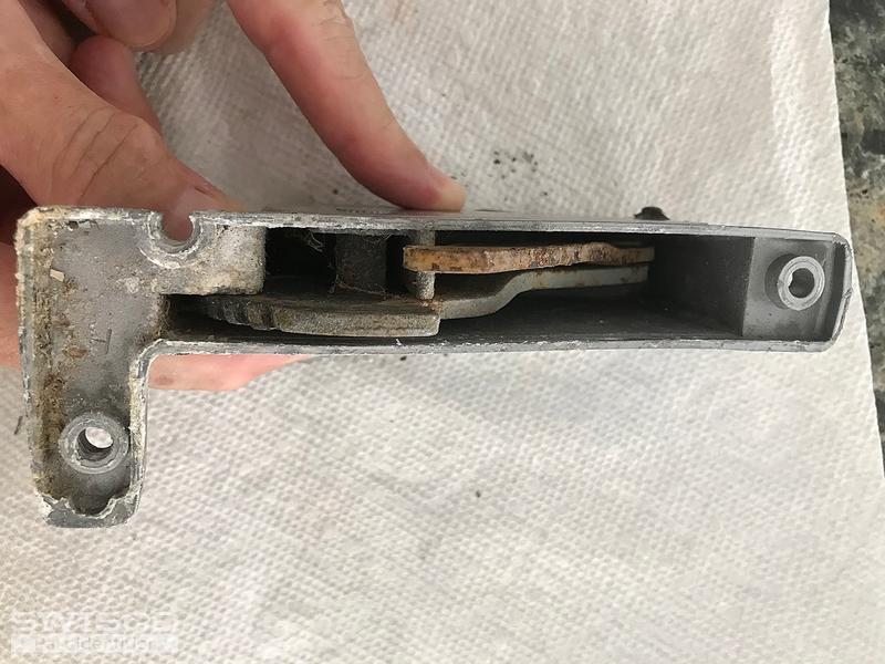 Small bathroom window crank