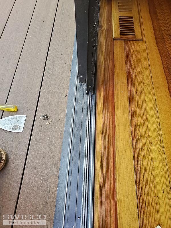 How do you remove the screen door