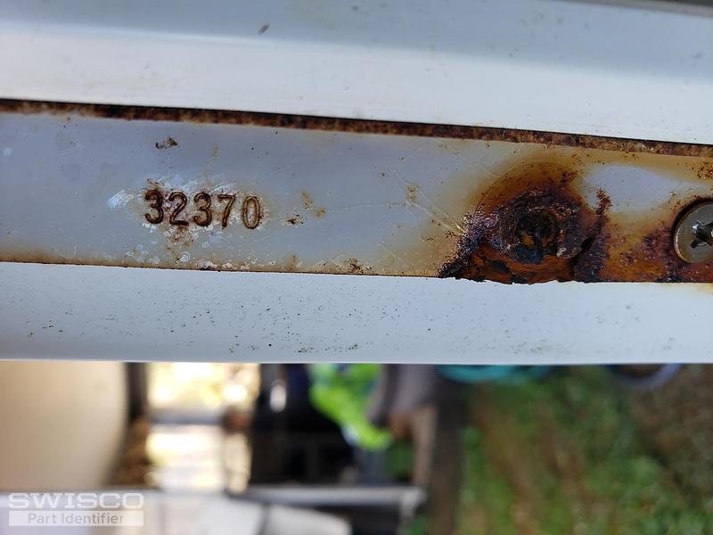rusted frame piece 32370 13.75 in