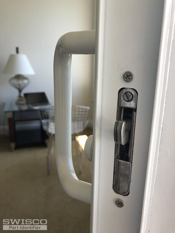 Sliding door backplate for door handle
