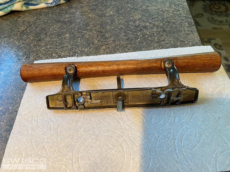 Patio door handle broke