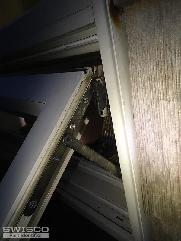 Awning window pivot hinge