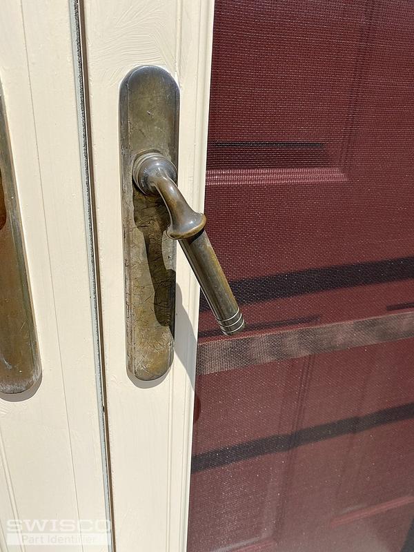 Storm door handle/latch