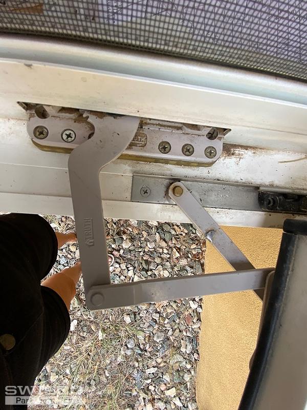 Bottom bracket on casement window truth