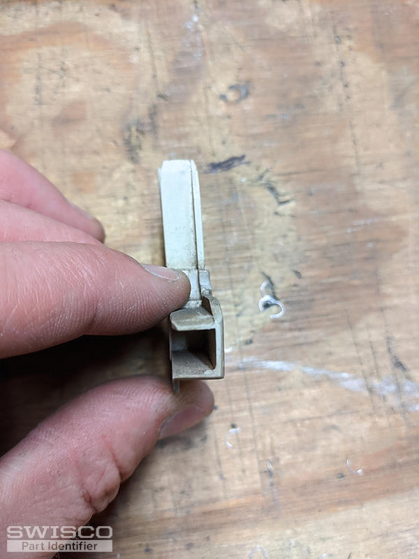 Extruded frame corner keys