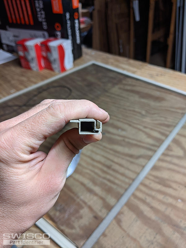 Extruded frame corner keys