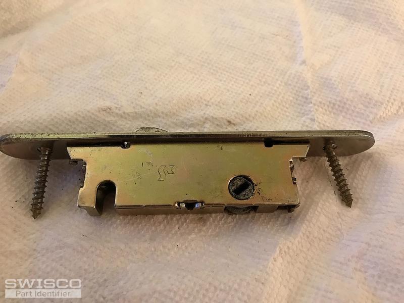 Sliding door latch mechanism