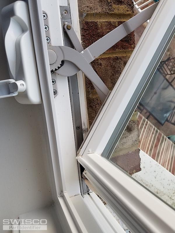 Lower hinge rail