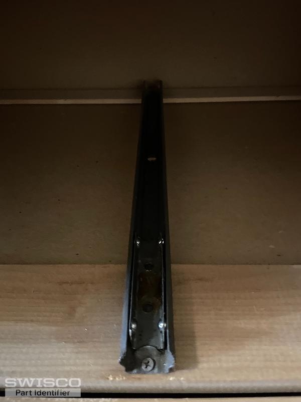 Thomasville circa 86 triple dresser drawer. Slide piece