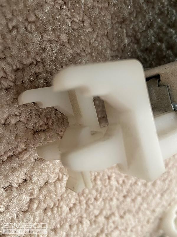 3 Close up of good clip head