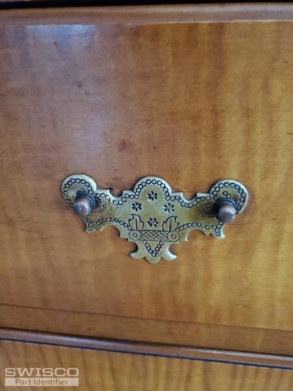 Dresser Drawer missing pull