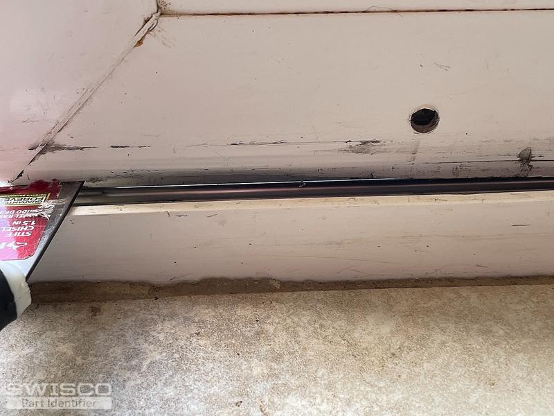 How to remove Milgard Staionary Panel?